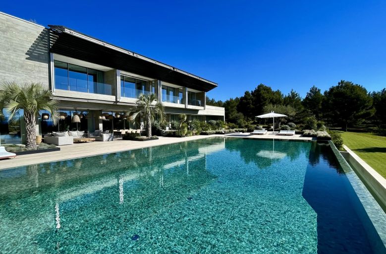 villa 12 Pièces en location saisonnière sur AIX EN PROVENCE (13540)