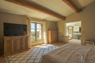 maison 9 Pièces en location sur AIX EN PROVENCE (13100)