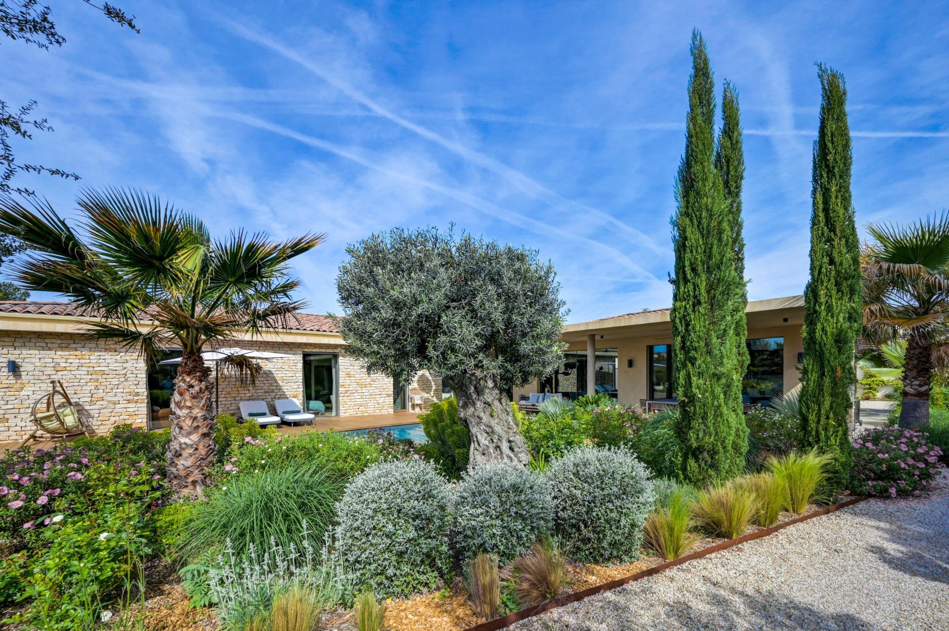 house 6 Rooms for sale on AIX EN PROVENCE (13100)