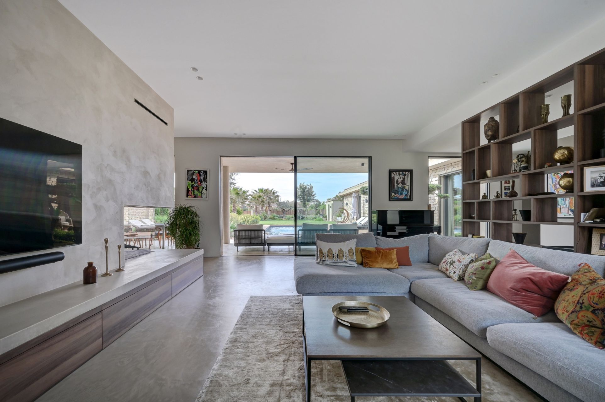house 6 Rooms for sale on AIX EN PROVENCE (13100)