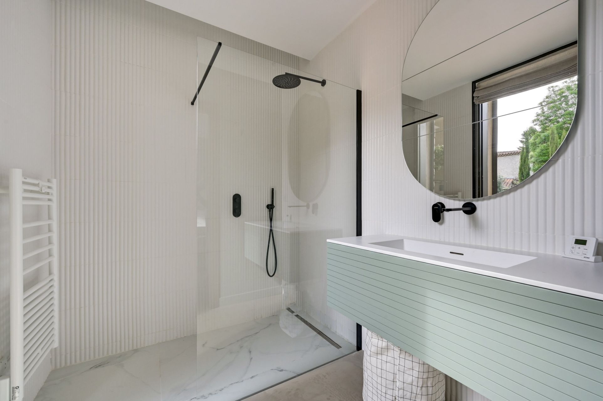 house 6 Rooms for sale on AIX EN PROVENCE (13100)