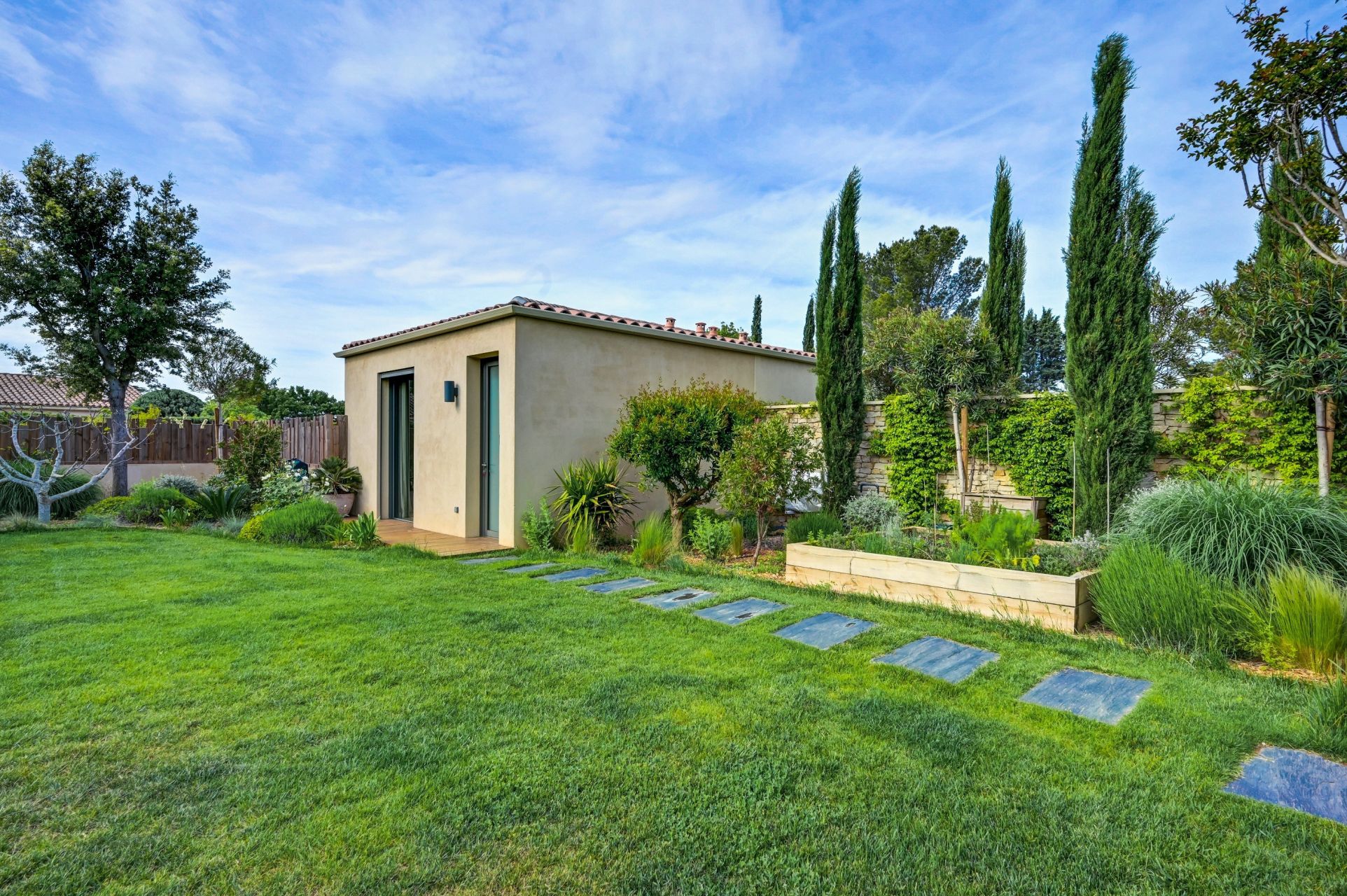 house 6 Rooms for sale on AIX EN PROVENCE (13100)