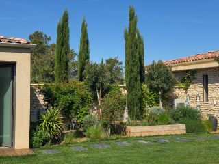 house 6 Rooms for sale on AIX EN PROVENCE (13100)