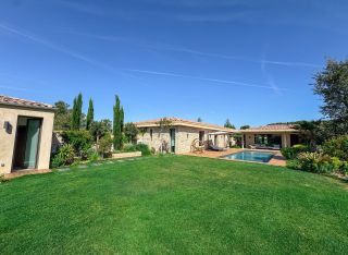 house 6 Rooms for sale on AIX EN PROVENCE (13100)
