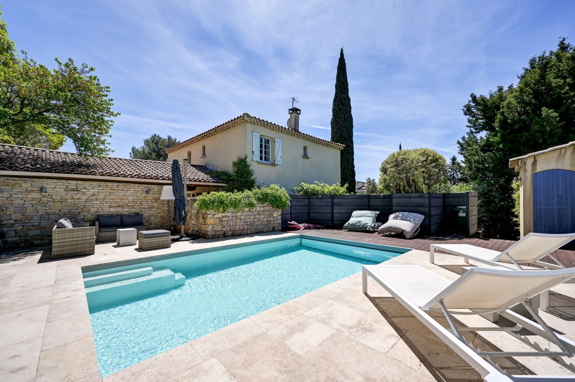 house 9 Rooms for sale on AIX EN PROVENCE (13100)