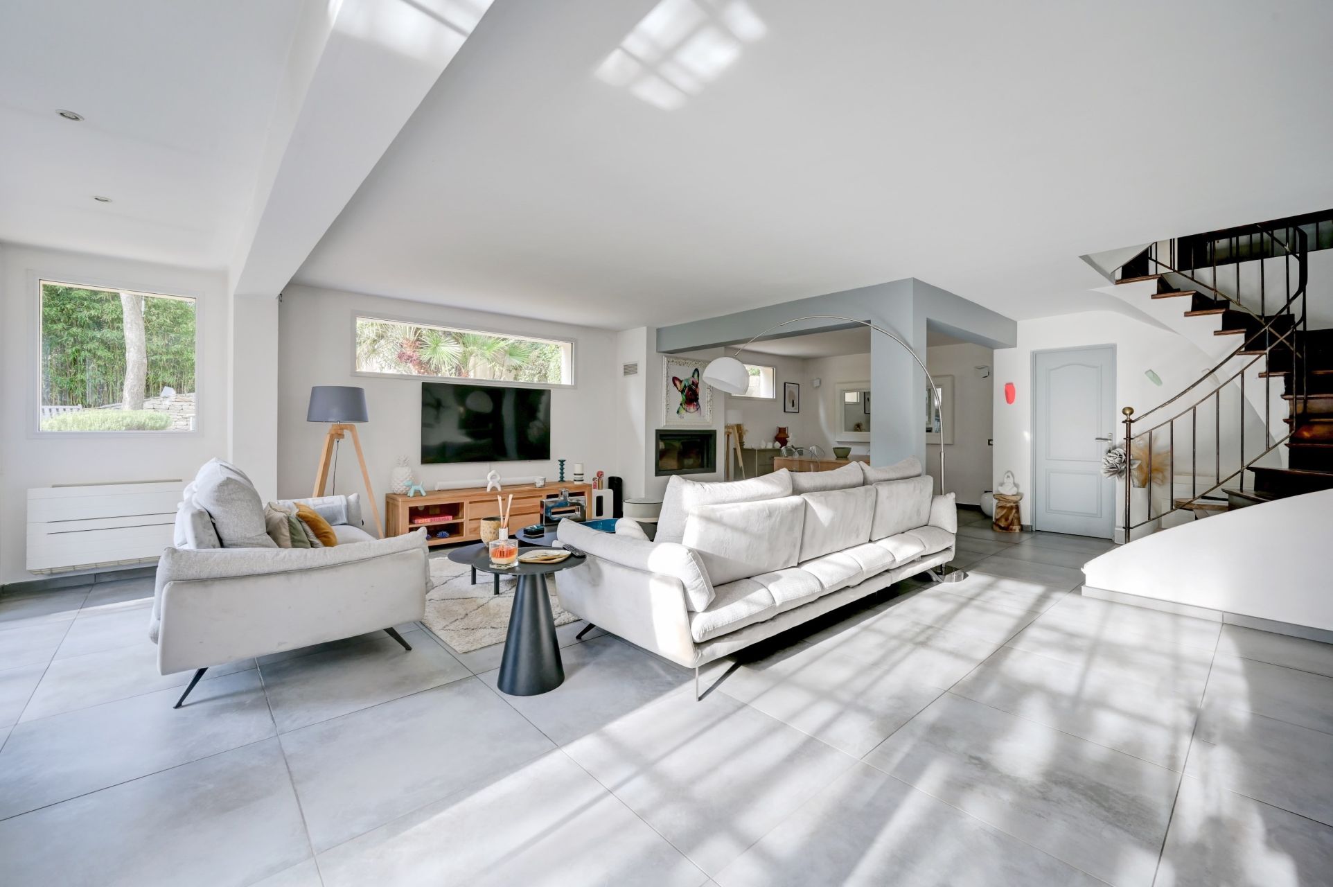 house 9 Rooms for sale on AIX EN PROVENCE (13100)