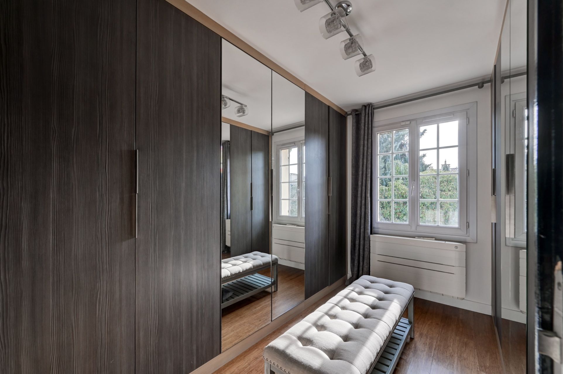 house 9 Rooms for sale on AIX EN PROVENCE (13100)