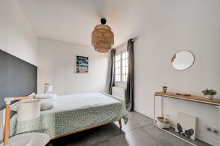 house 9 Rooms for sale on AIX EN PROVENCE (13100)
