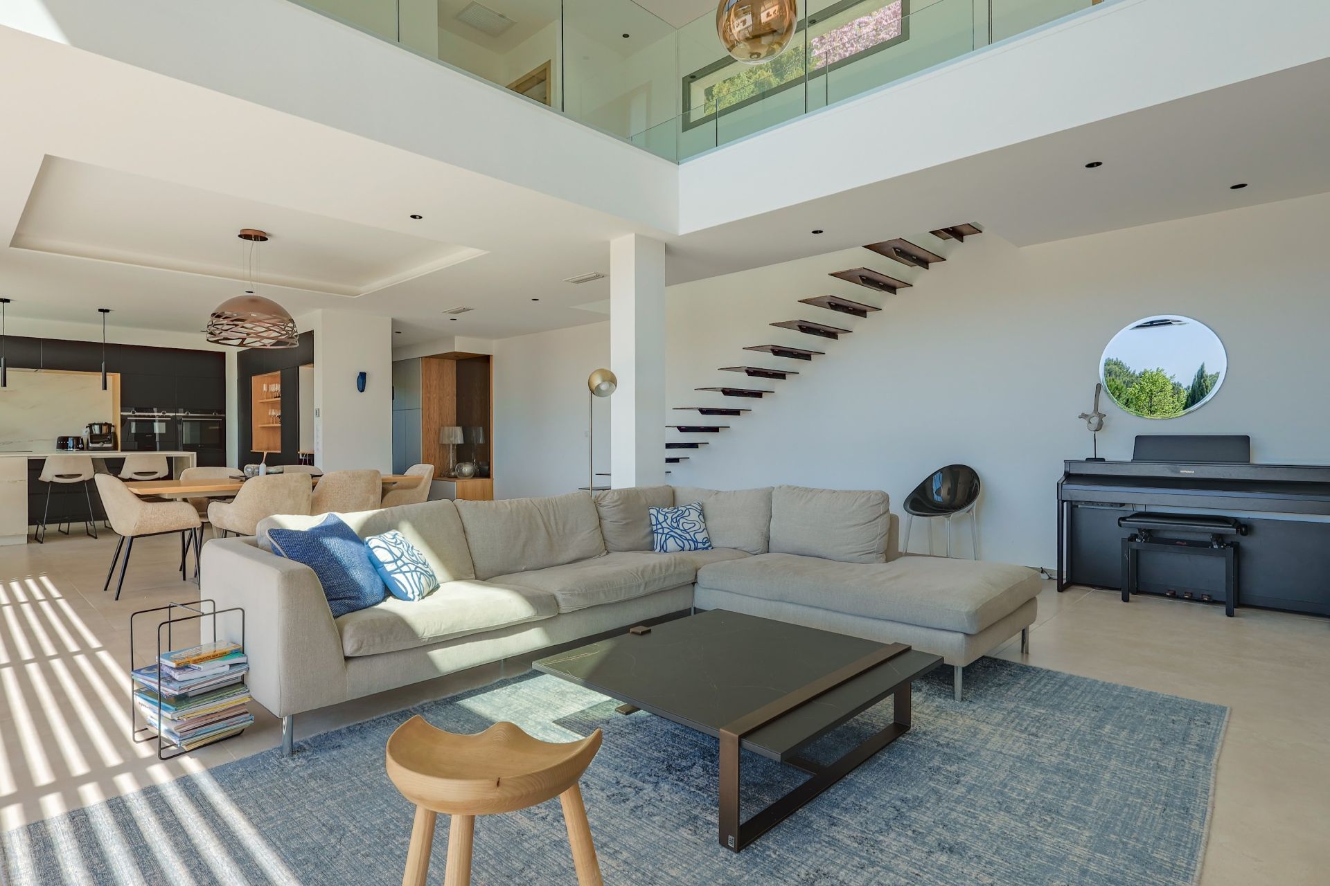 house 7 Rooms for sale on EGUILLES (13510)