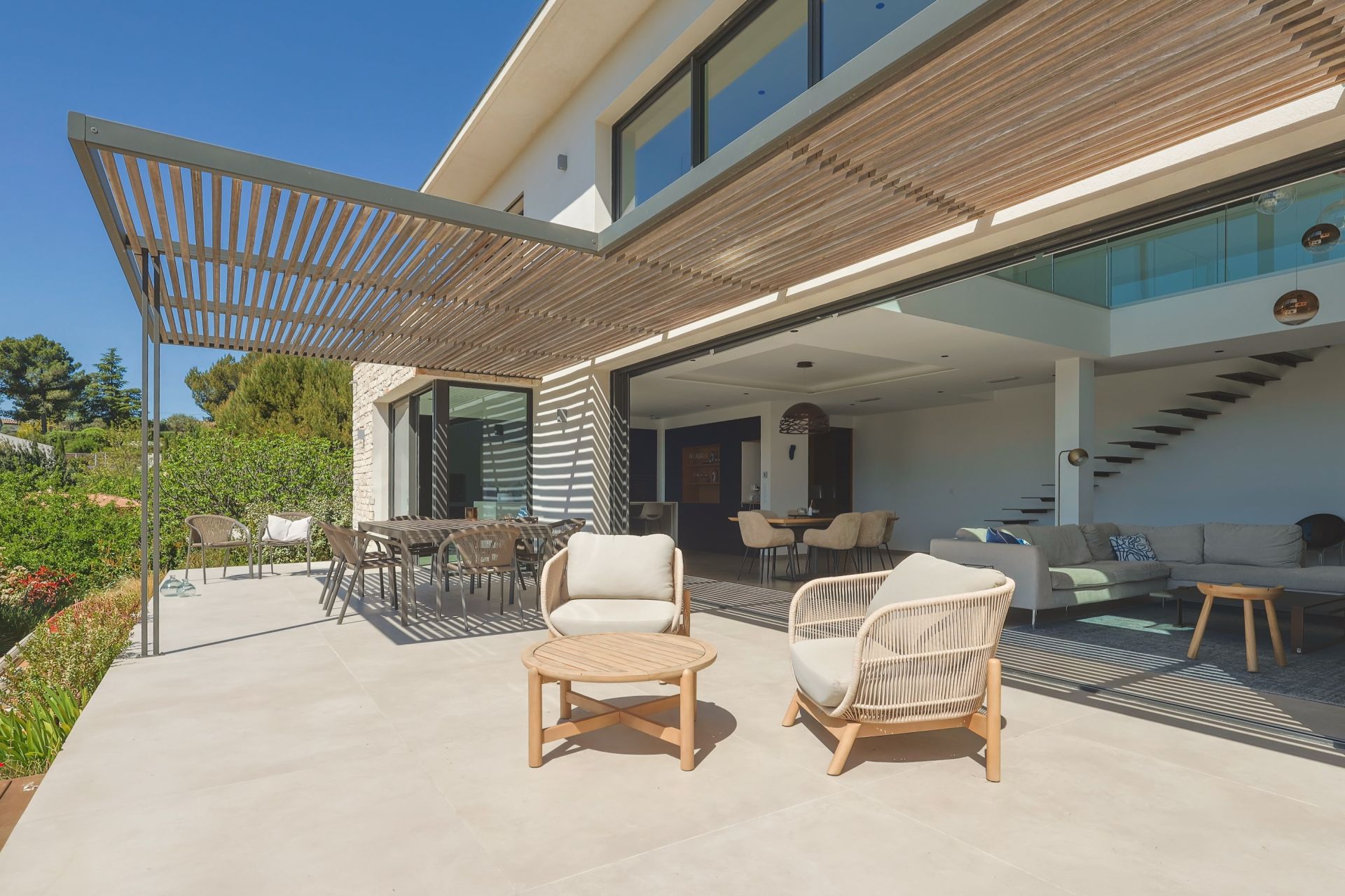house 7 Rooms for sale on EGUILLES (13510)