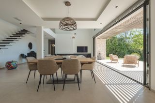 house 7 Rooms for sale on EGUILLES (13510)