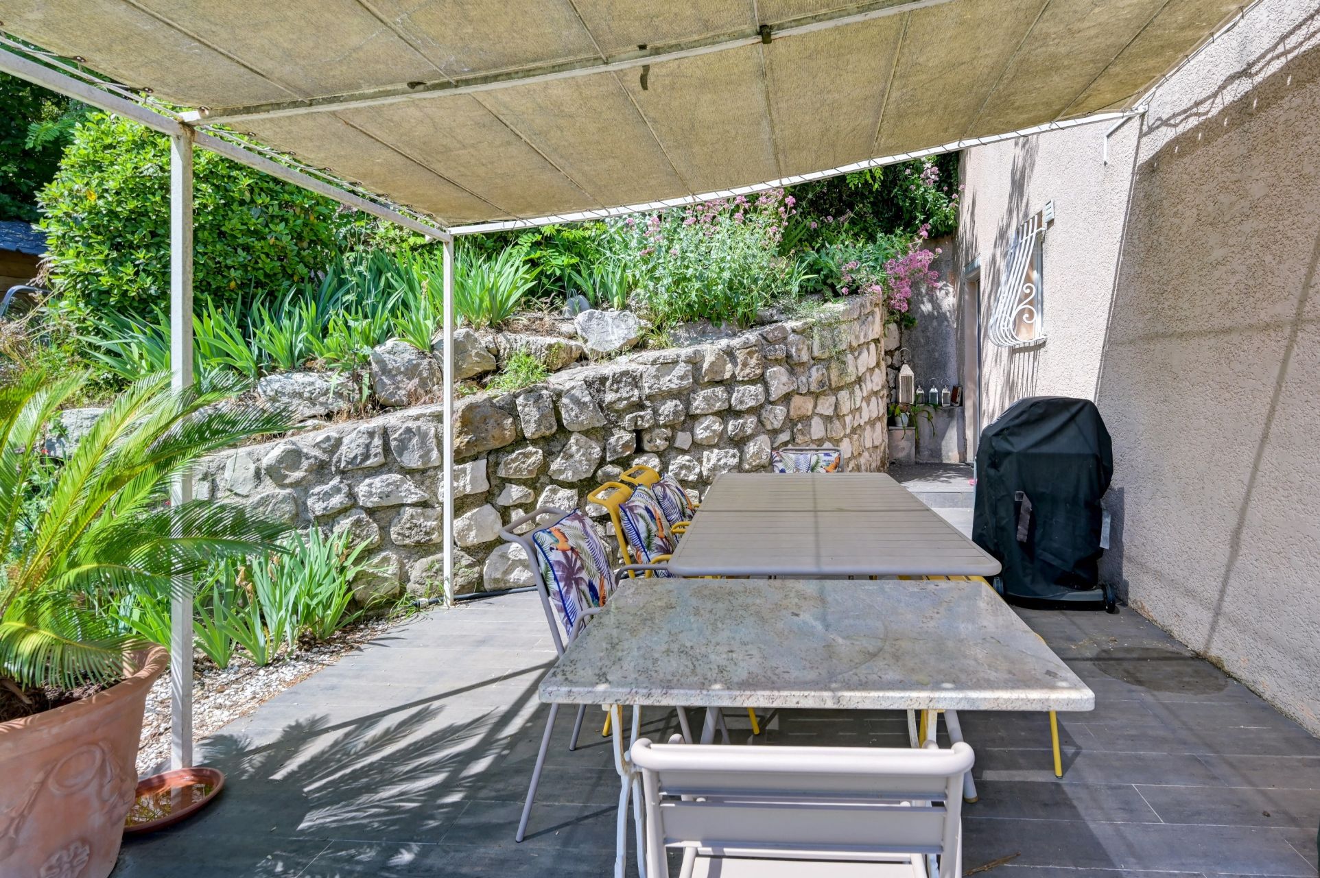apartment 3 Rooms for sale on EGUILLES (13510)