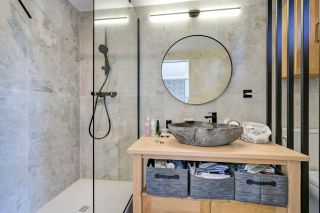 apartment 3 Rooms for sale on EGUILLES (13510)