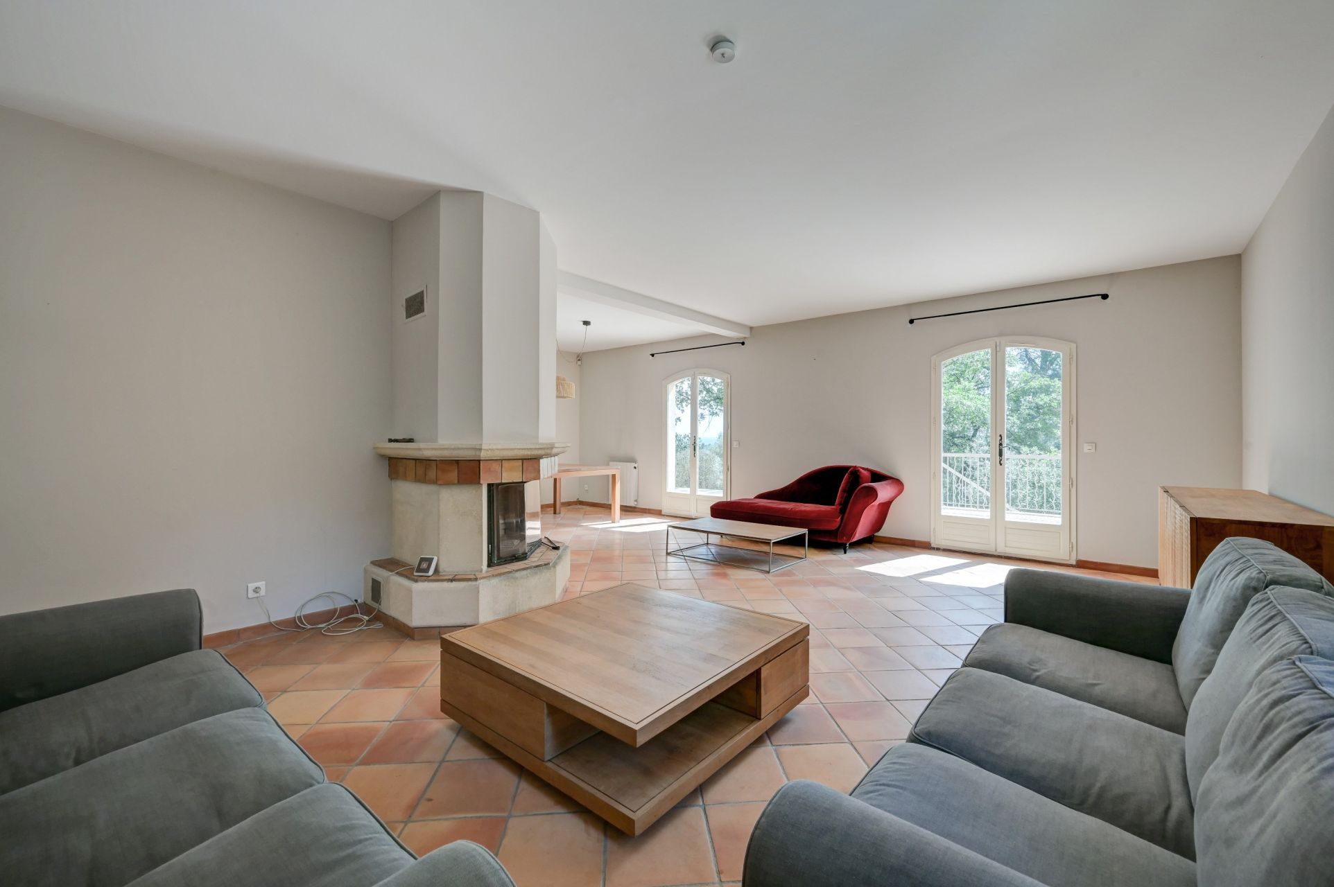 house 6 Rooms for sale on EGUILLES (13510)