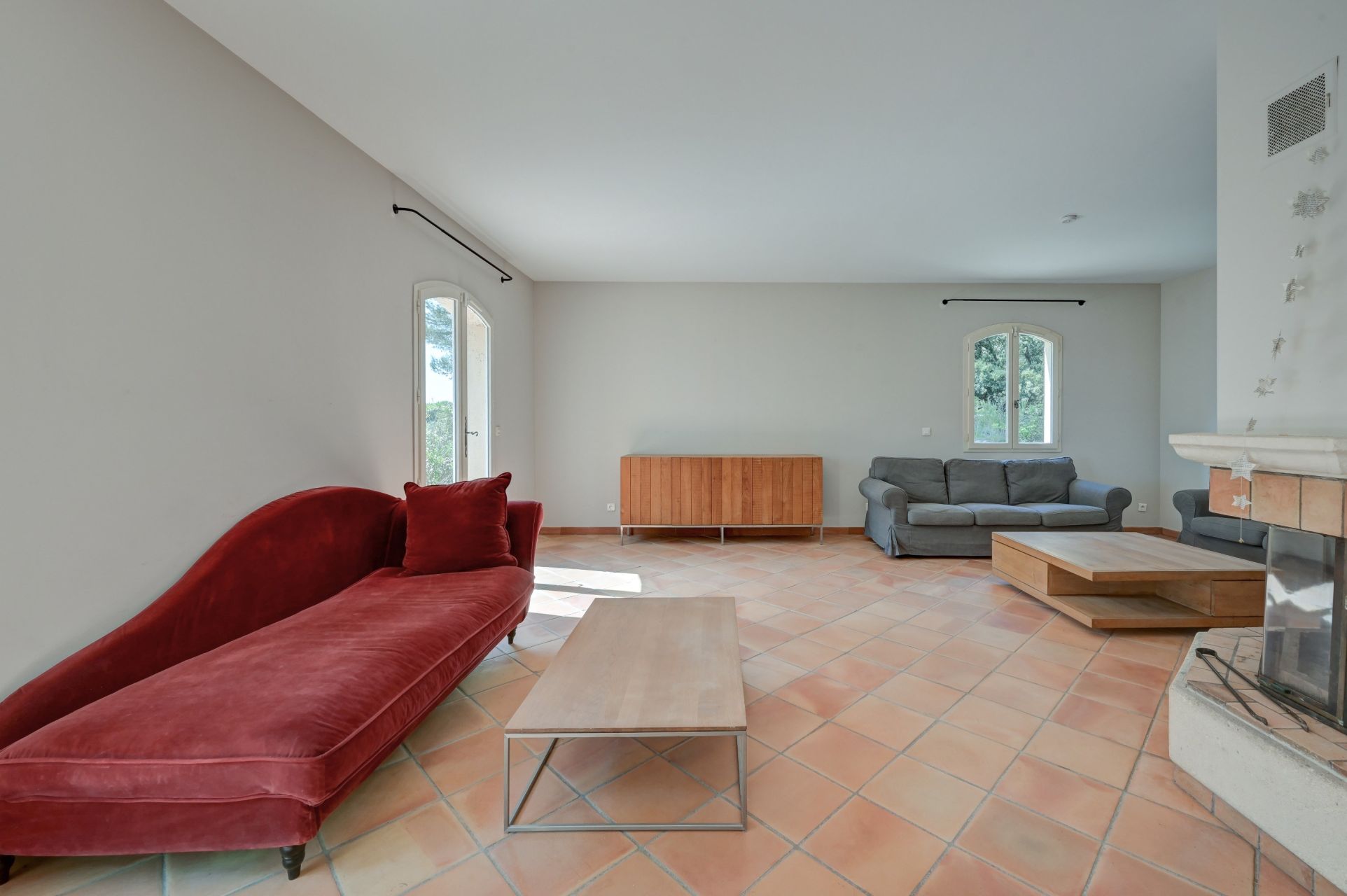 house 6 Rooms for sale on EGUILLES (13510)