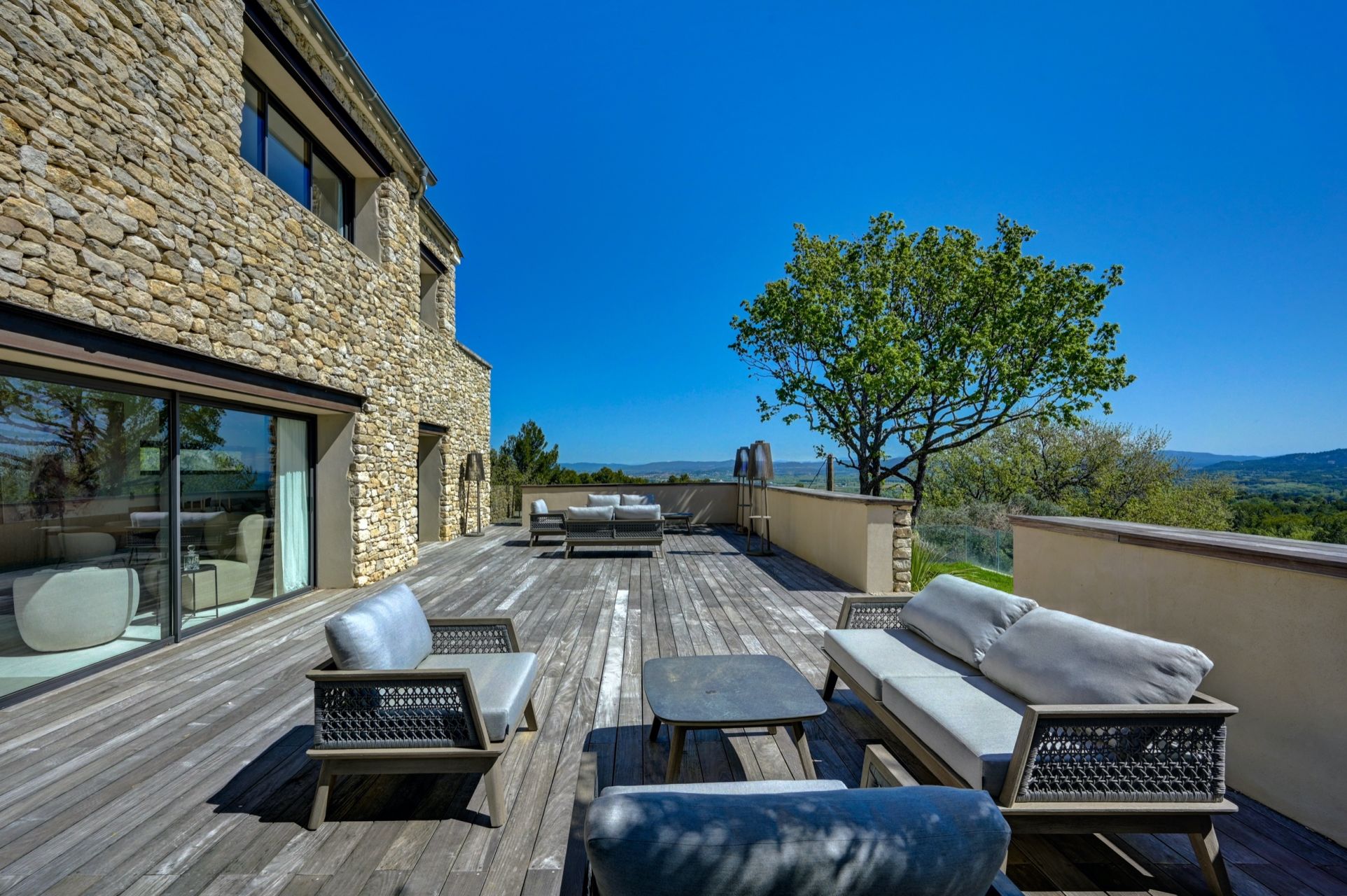 house 10 Rooms for sale on AIX EN PROVENCE (13100)