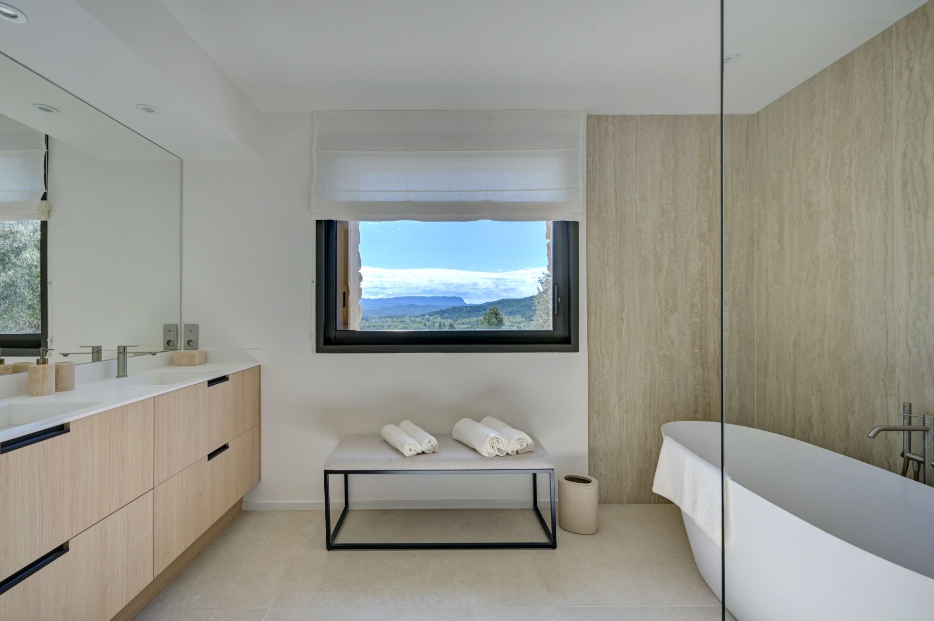 house 10 Rooms for sale on AIX EN PROVENCE (13100)