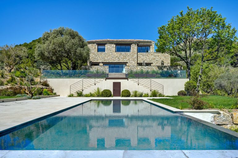 house 10 Rooms for sale on AIX EN PROVENCE (13100)