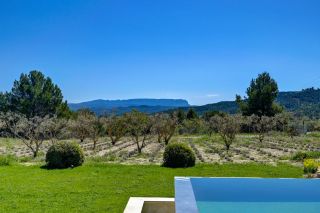 house 10 Rooms for sale on AIX EN PROVENCE (13100)