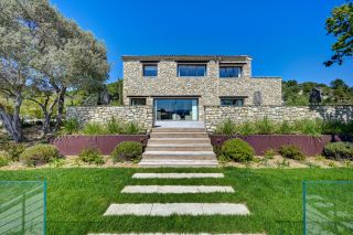 house 10 Rooms for sale on AIX EN PROVENCE (13100)