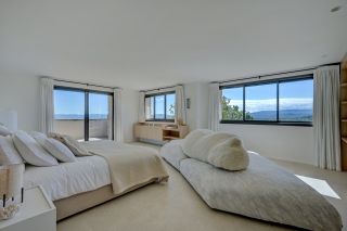 house 10 Rooms for sale on AIX EN PROVENCE (13100)