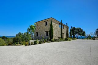 house 10 Rooms for sale on AIX EN PROVENCE (13100)