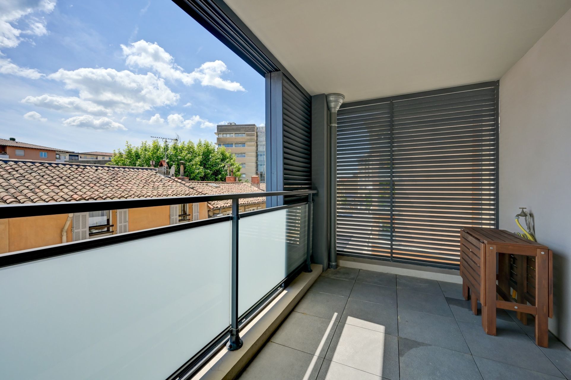 apartment 4 Rooms for sale on AIX EN PROVENCE (13100)