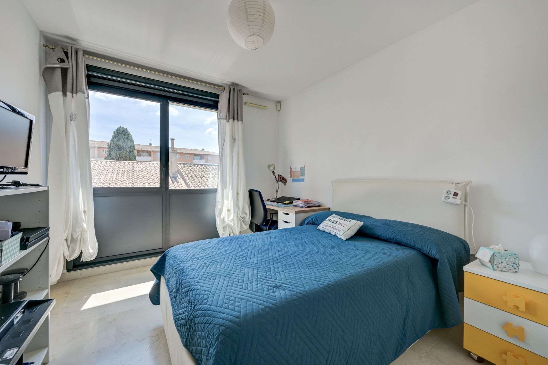 apartment 4 Rooms for sale on AIX EN PROVENCE (13100)