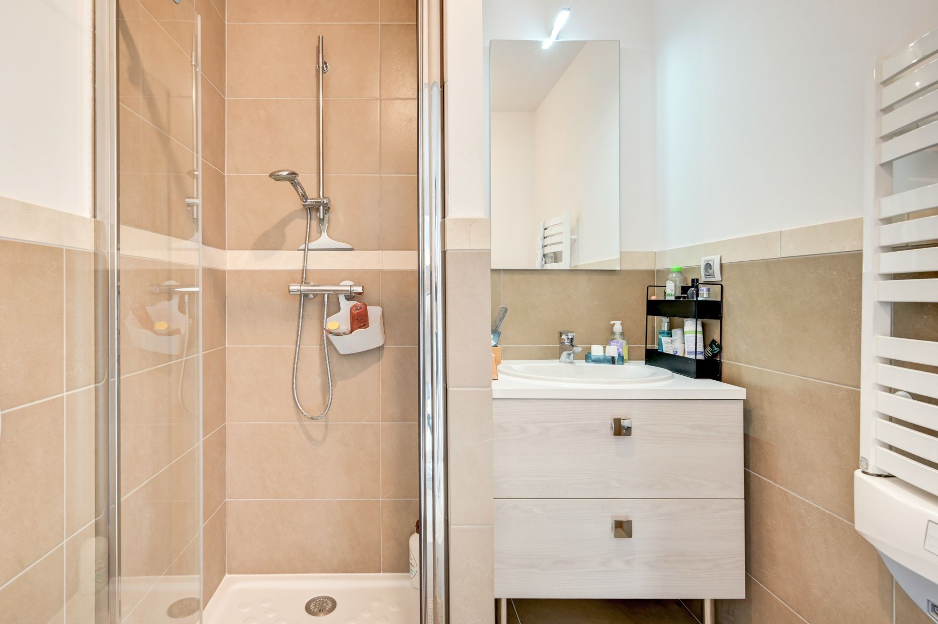 apartment 4 Rooms for sale on AIX EN PROVENCE (13100)
