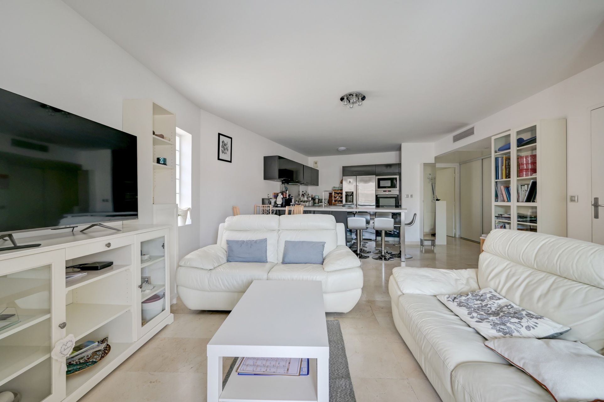 apartment 4 Rooms for sale on AIX EN PROVENCE (13100)
