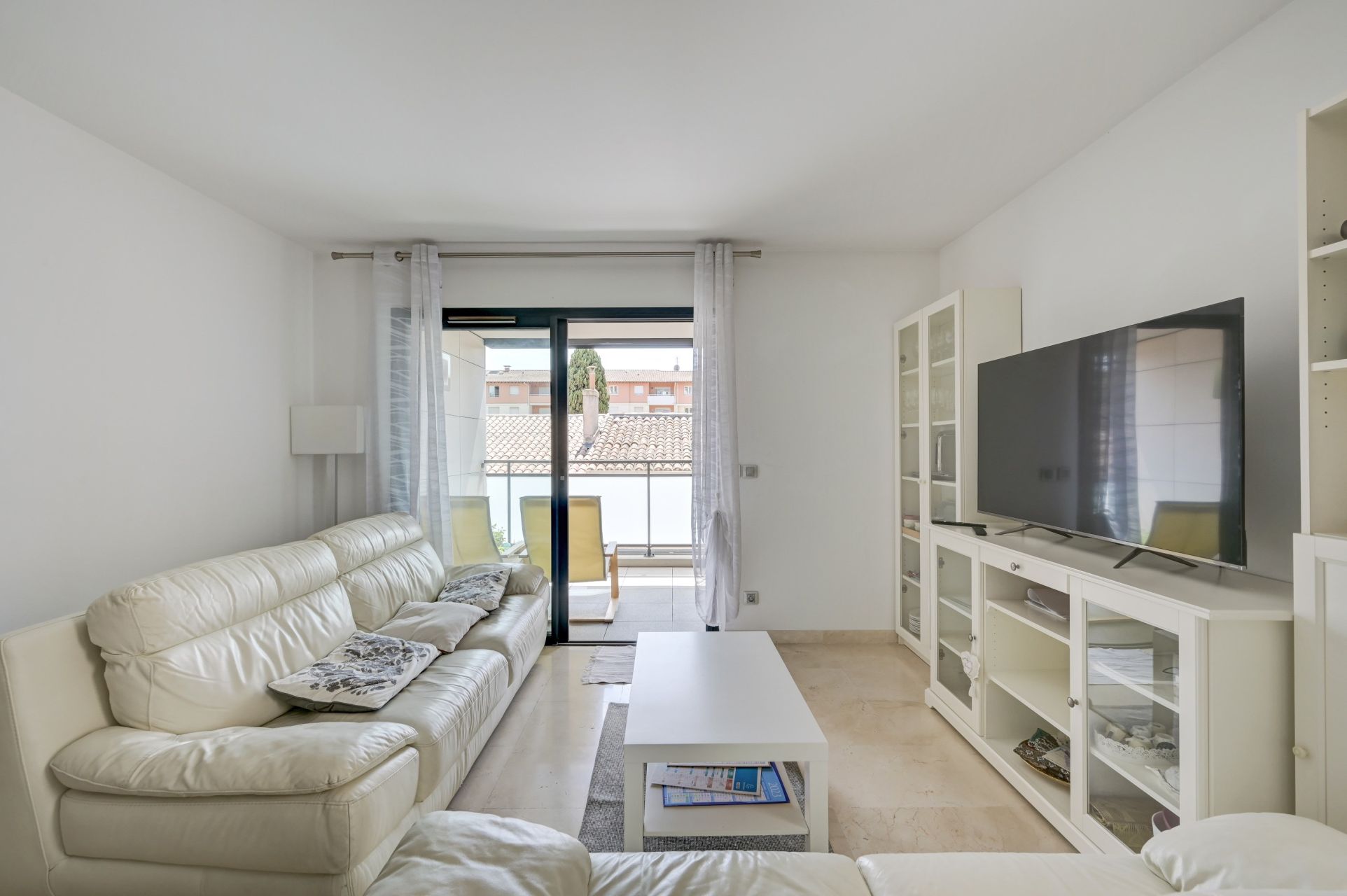 apartment 4 Rooms for sale on AIX EN PROVENCE (13100)