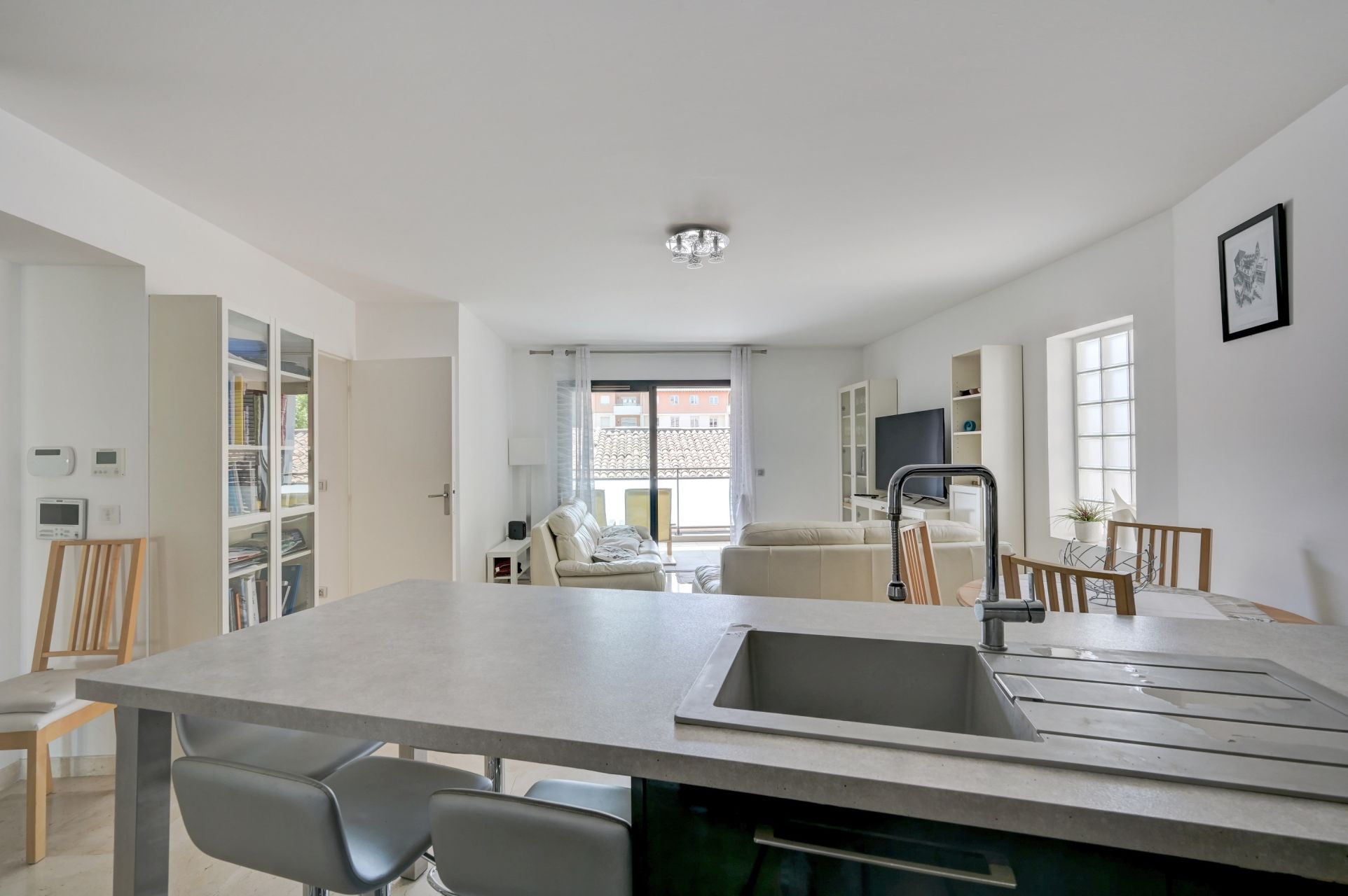 apartment 4 Rooms for sale on AIX EN PROVENCE (13100)