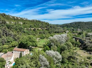construction to be renovated 15 Rooms for sale on VENTABREN (13122)