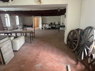 construction to be renovated 15 Rooms for sale on VENTABREN (13122)