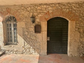 construction to be renovated 15 Rooms for sale on VENTABREN (13122)