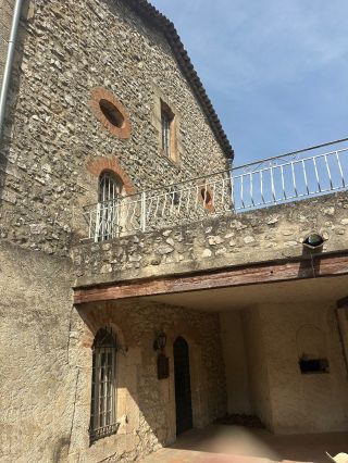 construction to be renovated 15 Rooms for sale on VENTABREN (13122)