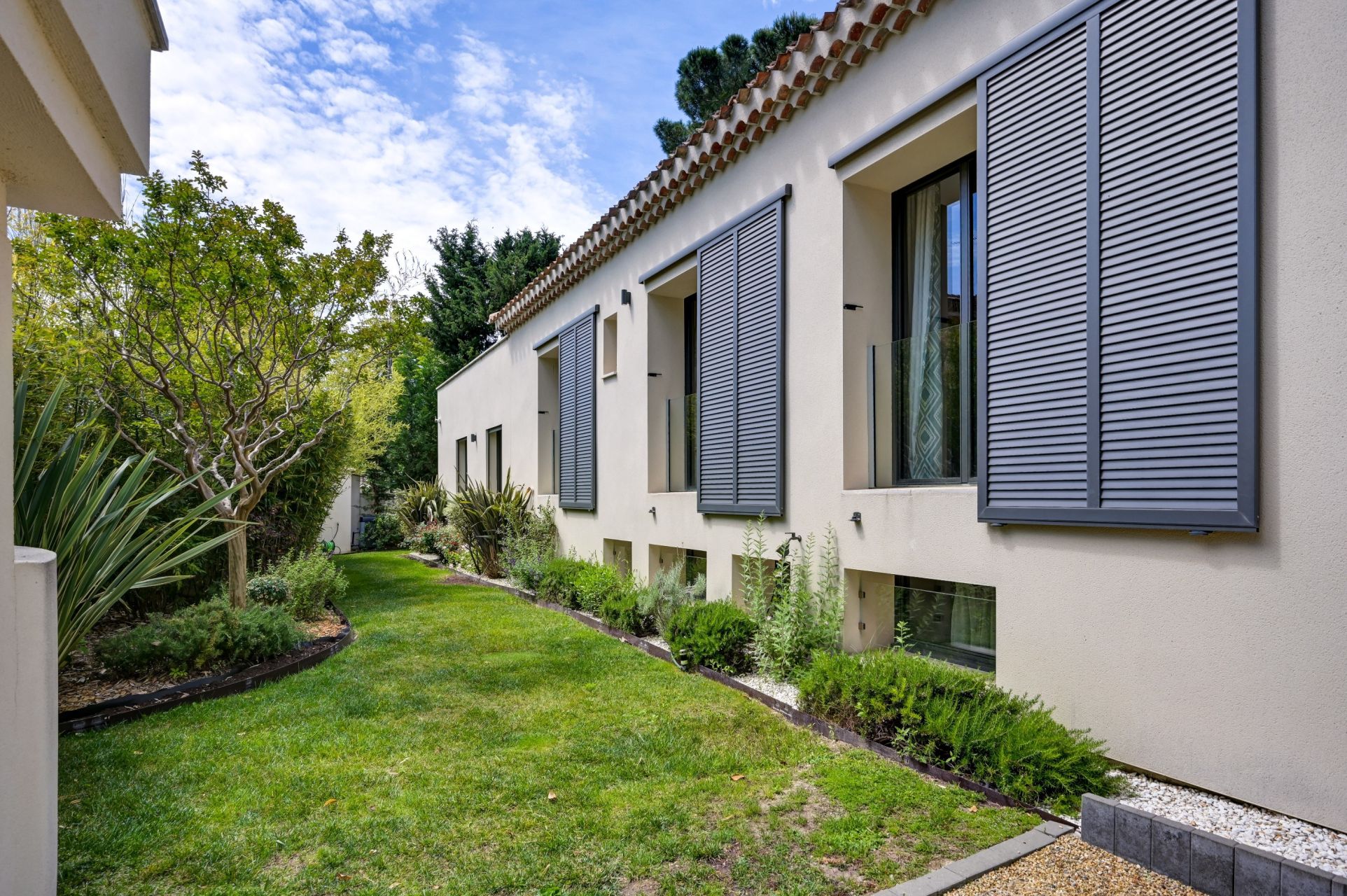 house 7 Rooms for rent on AIX EN PROVENCE (13100)