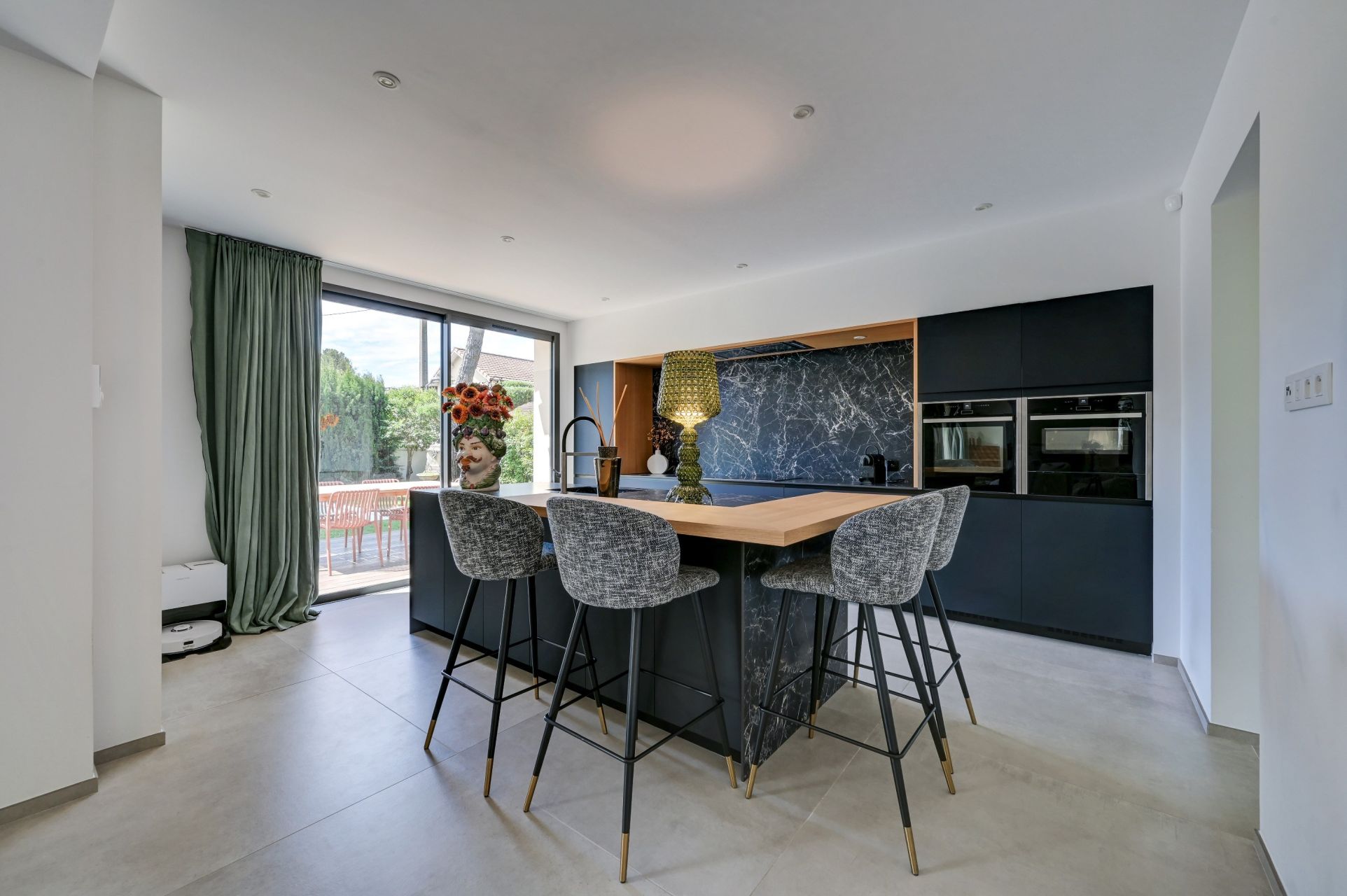house 7 Rooms for rent on AIX EN PROVENCE (13100)