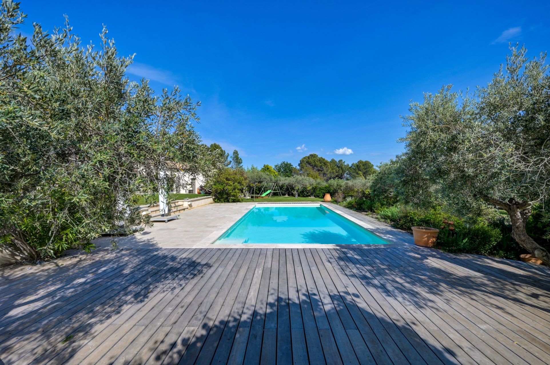 house 8 Rooms for sale on AIX EN PROVENCE (13100)