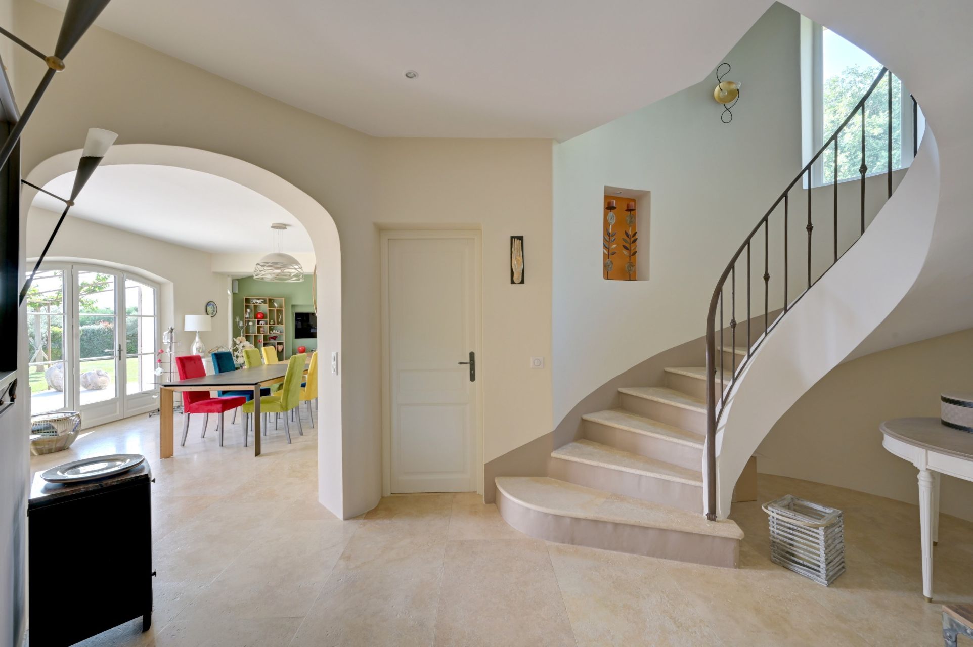 house 8 Rooms for sale on AIX EN PROVENCE (13100)