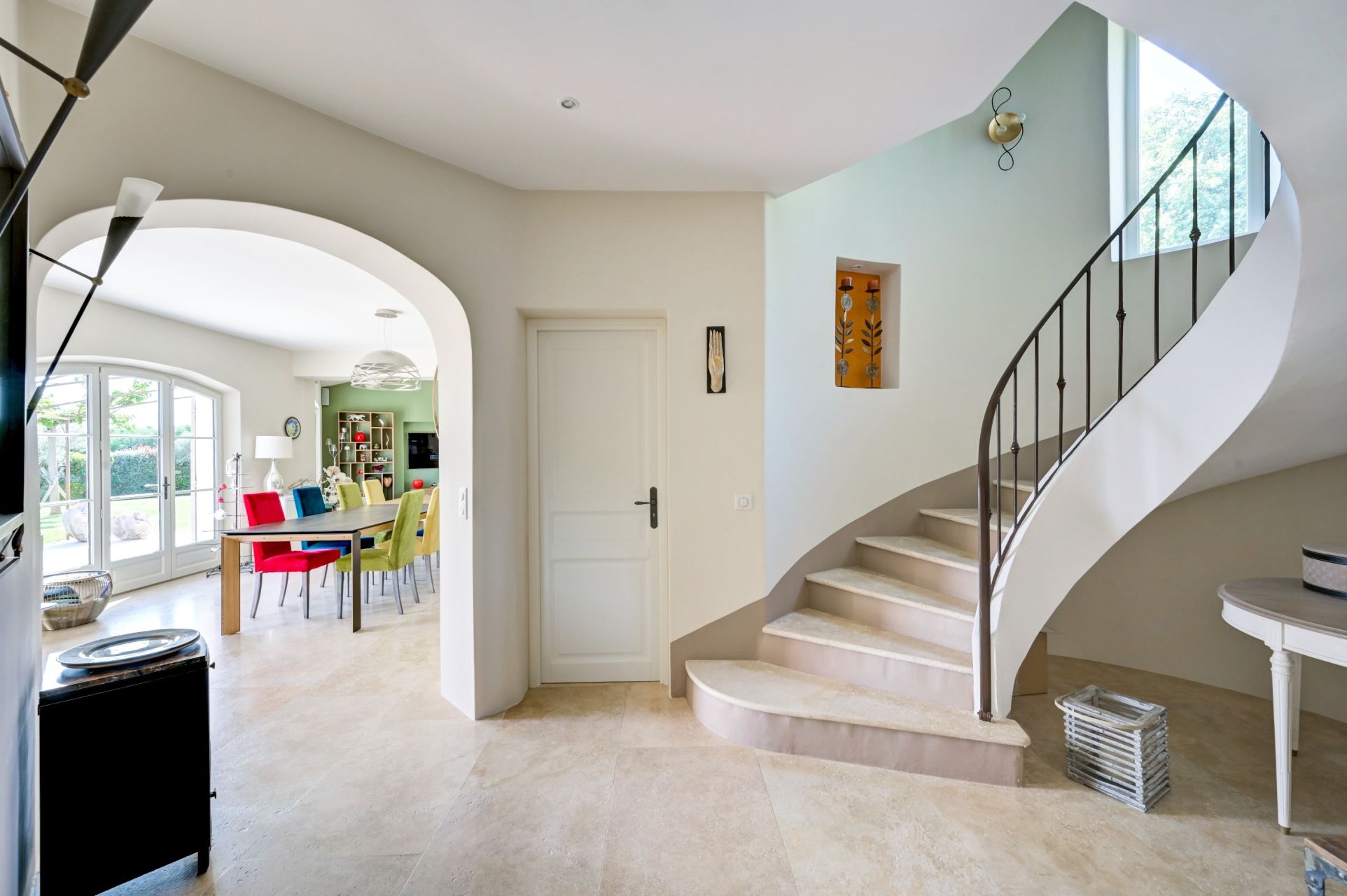 house 8 Rooms for sale on AIX EN PROVENCE (13100)