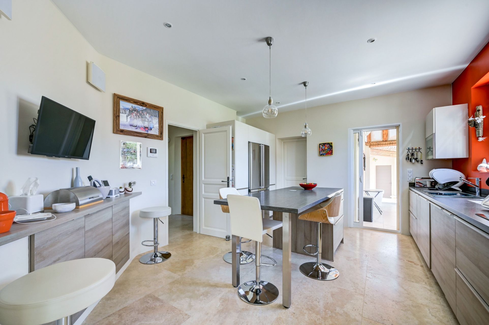 house 8 Rooms for sale on AIX EN PROVENCE (13100)