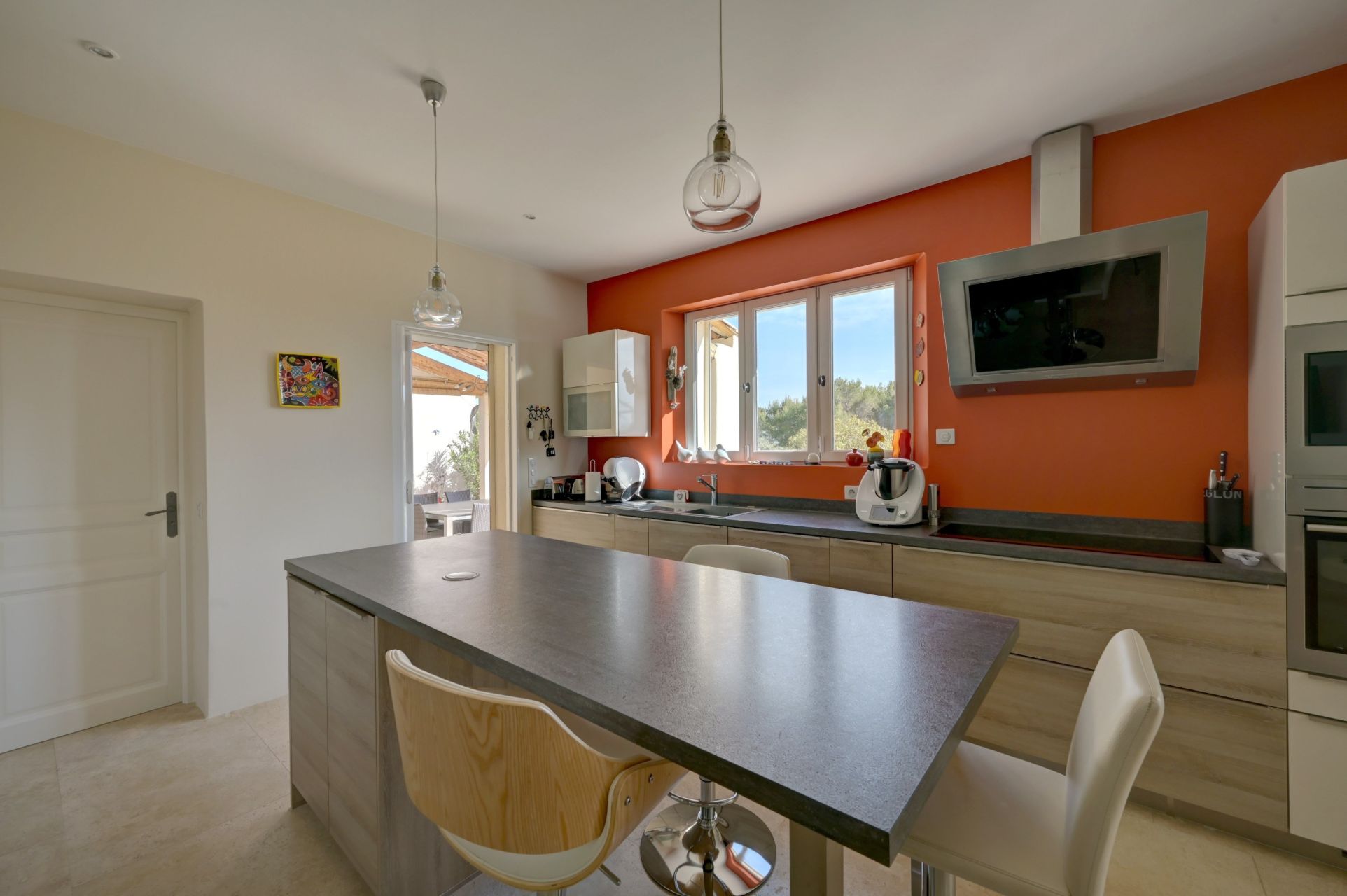house 8 Rooms for sale on AIX EN PROVENCE (13100)
