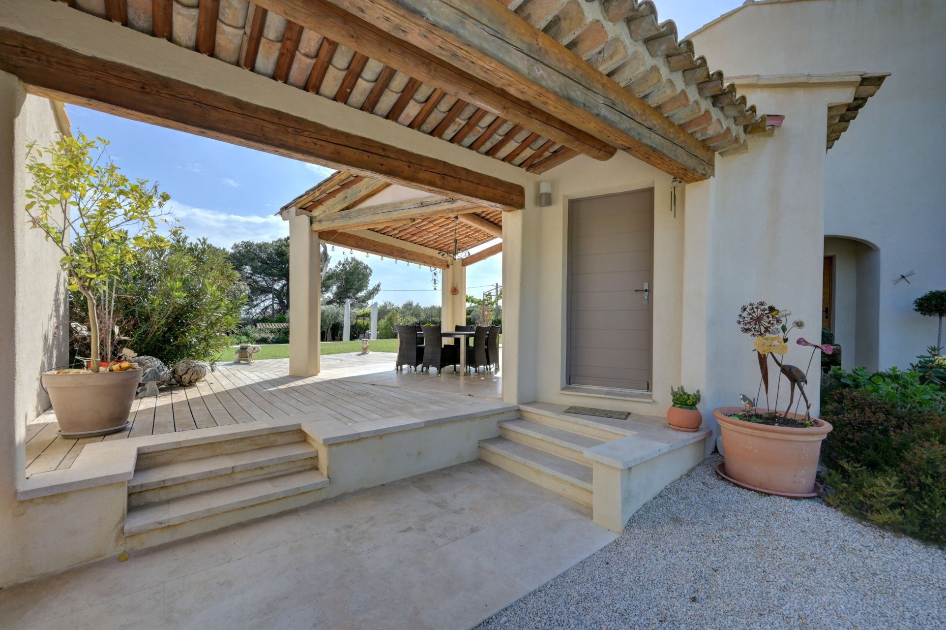 house 8 Rooms for sale on AIX EN PROVENCE (13100)
