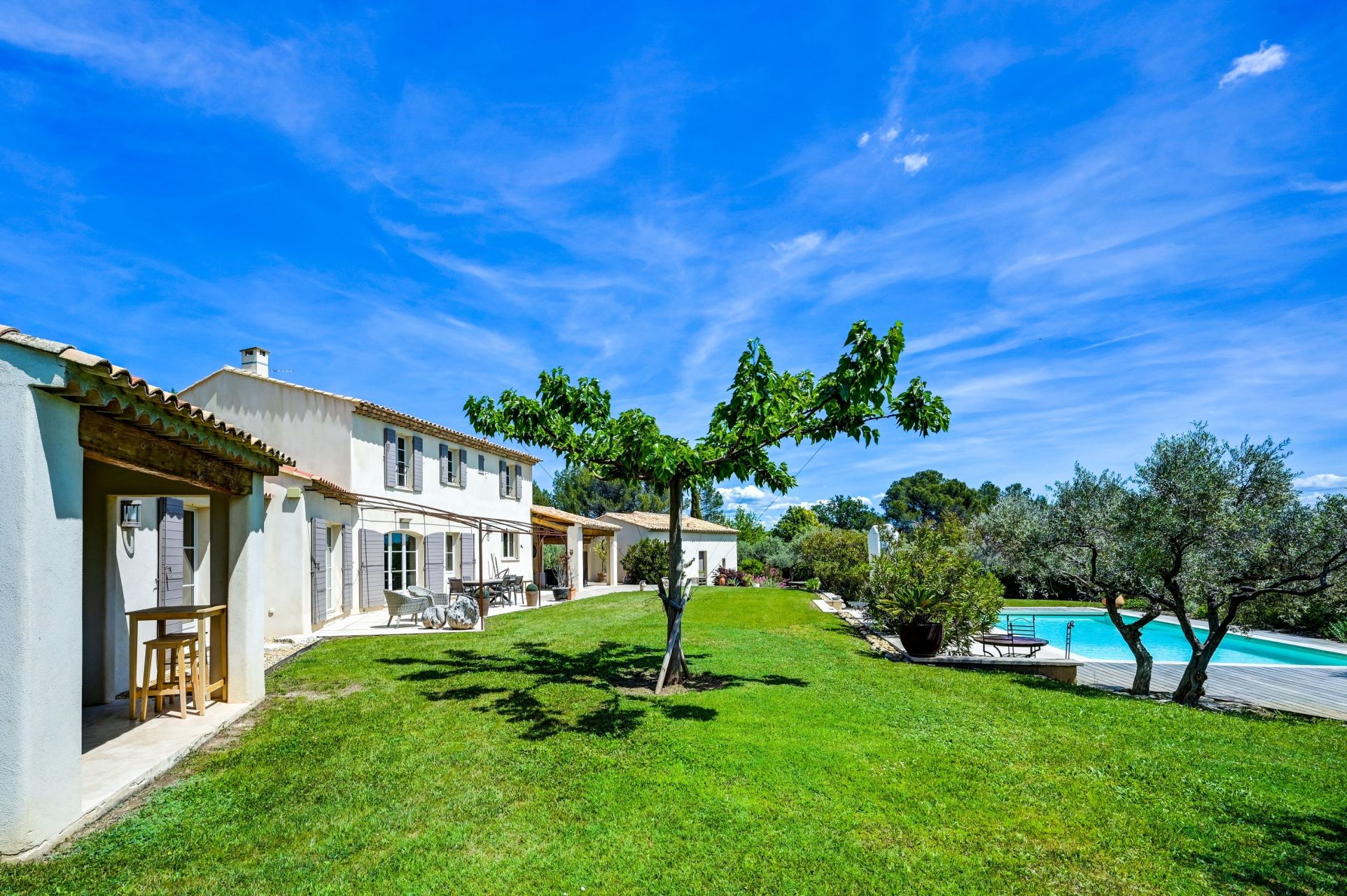 house 8 Rooms for sale on AIX EN PROVENCE (13100)