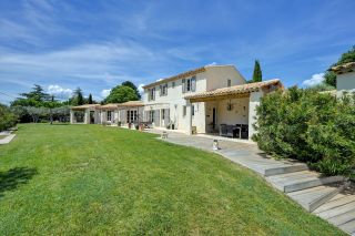 house 8 Rooms for sale on AIX EN PROVENCE (13100)