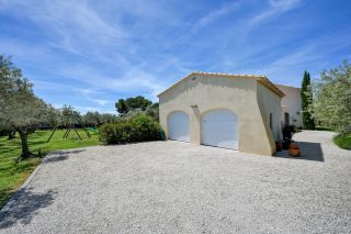 house 8 Rooms for sale on AIX EN PROVENCE (13100)