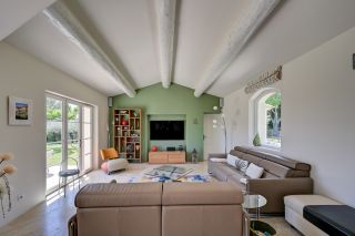 house 8 Rooms for sale on AIX EN PROVENCE (13100)