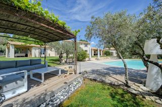 house 8 Rooms for sale on AIX EN PROVENCE (13100)