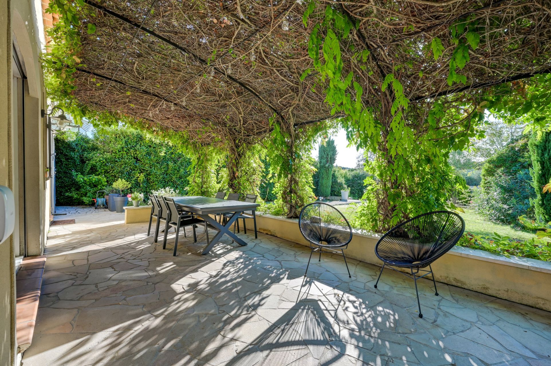 house 4 Rooms for sale on AIX EN PROVENCE (13100)
